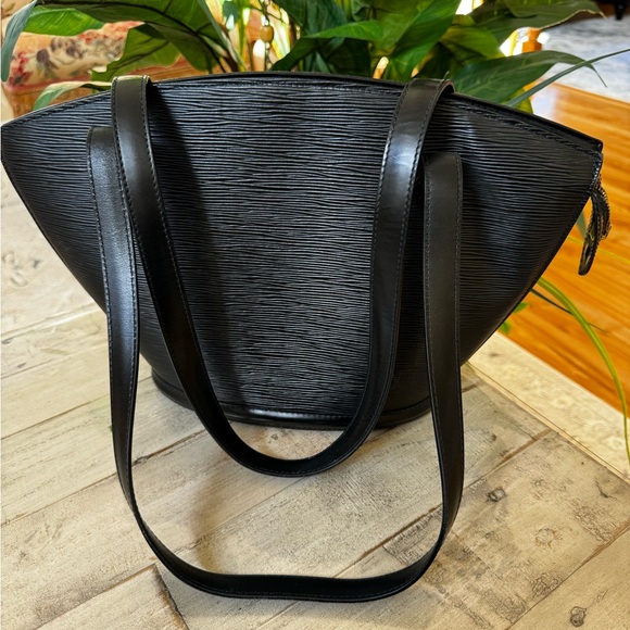 Louis Vuitton 💫 Epi Leather Bag 💫 - Picture 13 of 14